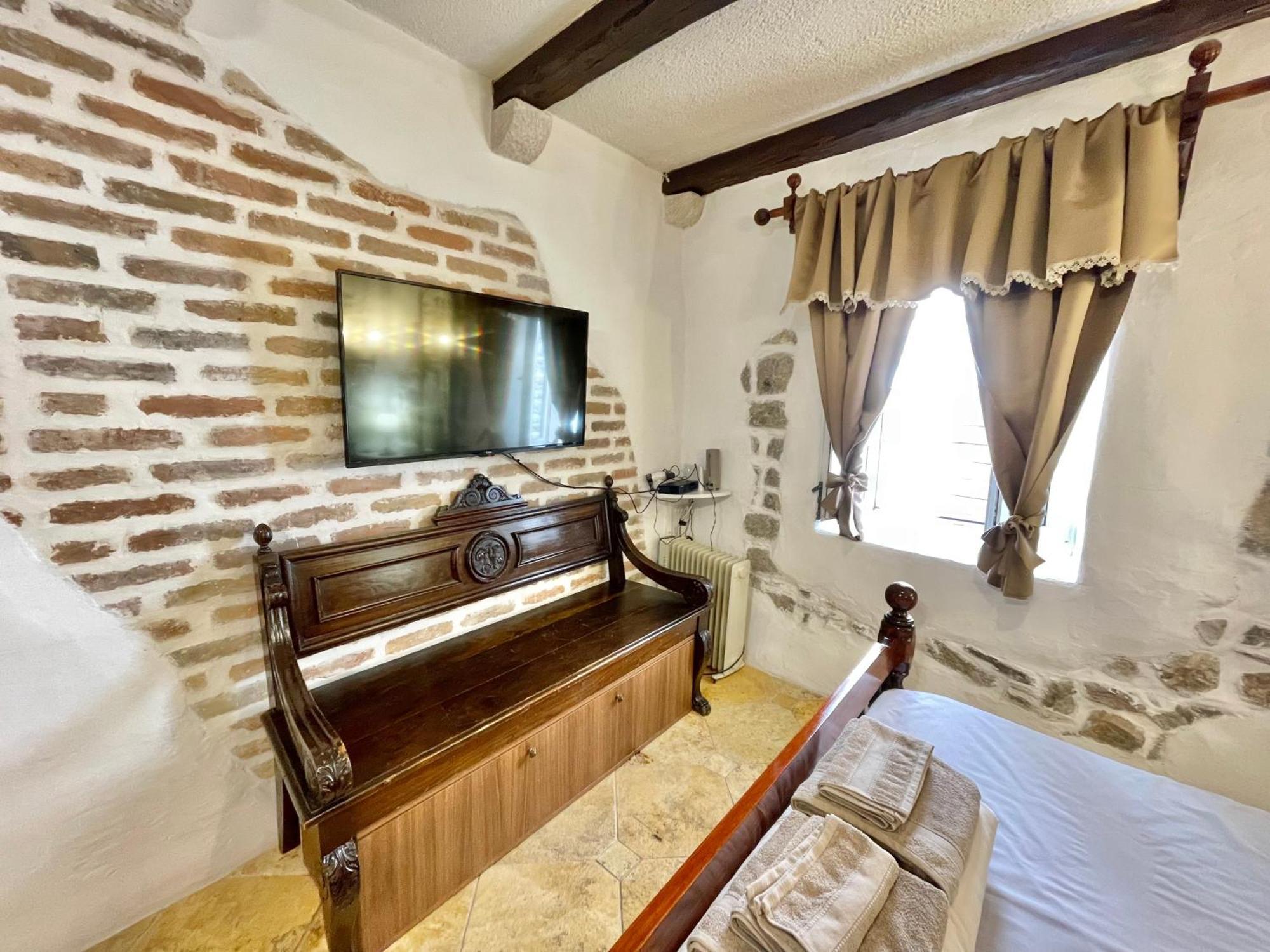 Old Town House With Private Garden Lägenhet Budva Exteriör bild